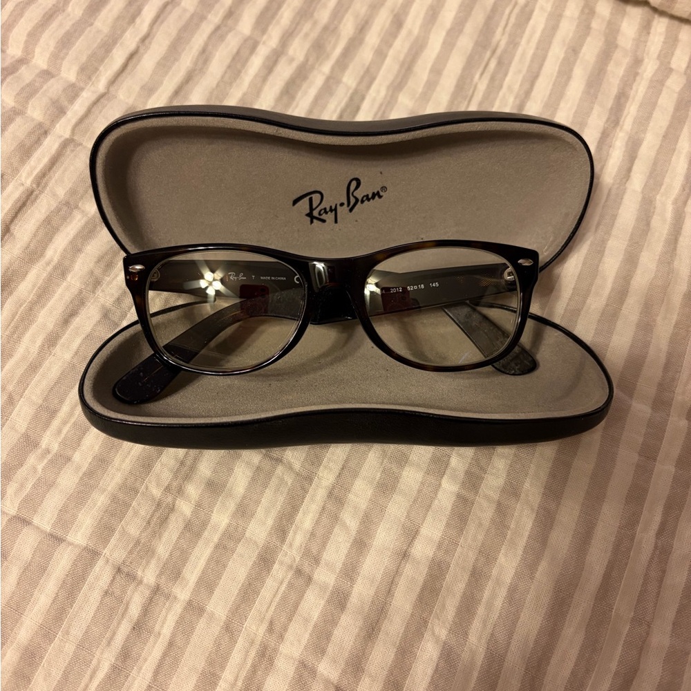 Ray-Ban classic wafair frames with Case